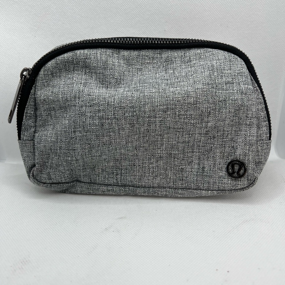 Lululemon Everywhere Belt Bag 1L